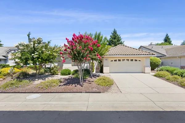 Property Slideshow image 3 of 43 | 5596 lantern grove ln, Roseville, CA, 95747