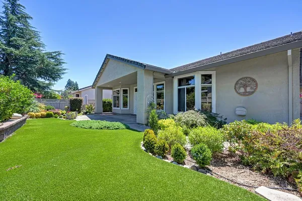 Property Slideshow image 2 of 53 | 4072 enchanted cir, Roseville, CA, 95747