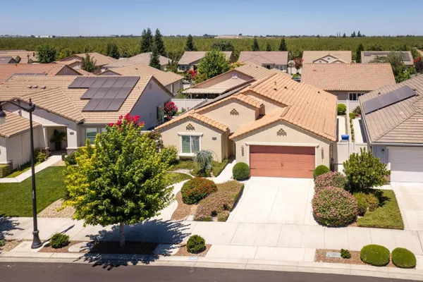 Property Slideshow image 3 of 41 | 1467 chestnut hl, Manteca, CA, 95336