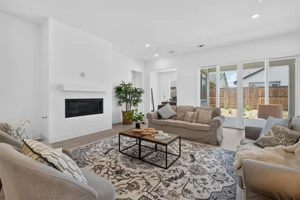 Property Slideshow image 3 of 33 | 10220 elara way, Elk Grove, CA, 95757