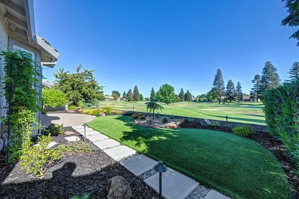 Property Slideshow image 2 of 55 | 6433 rose garden ln, Roseville, CA, 95747