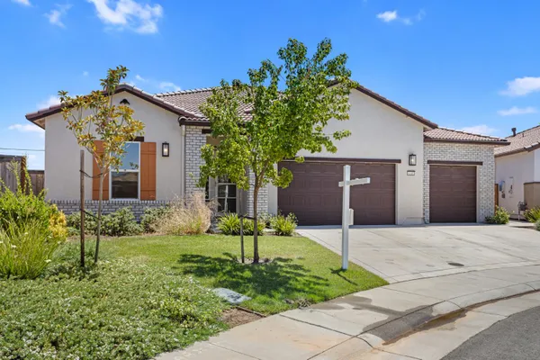 Property Slideshow image 2 of 32 | 8305 evans tree dr, Roseville, CA, 95747