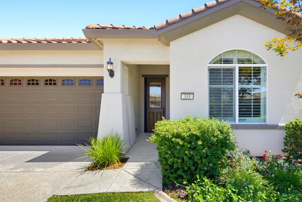 Property Slideshow image 2 of 58 | 333 lixton ct, Roseville, CA, 95747