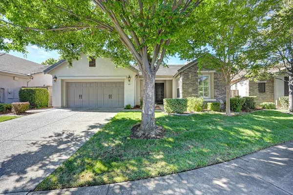 Property Slideshow image 3 of 85 | 60 montilla cir, Sacramento, CA, 95835