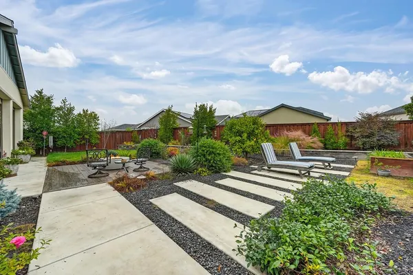 Property Slideshow image 3 of 59 | 1350 laurel dr, Manteca, CA, 95336
