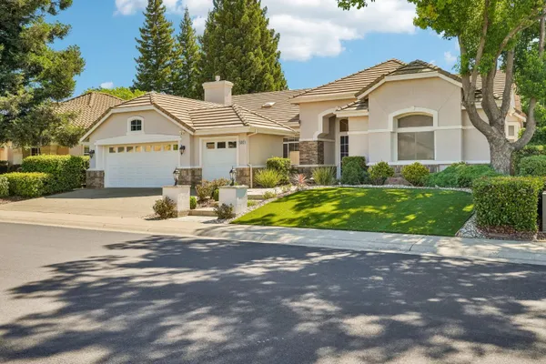 Property Slideshow image 2 of 48 | 5202 green grove ln, Roseville, CA, 95747