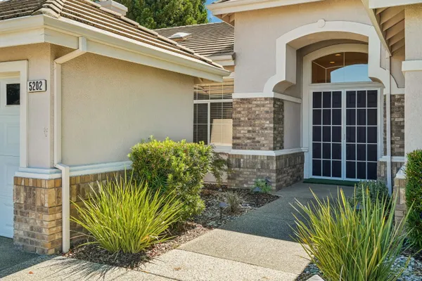 Property Slideshow image 3 of 48 | 5202 green grove ln, Roseville, CA, 95747