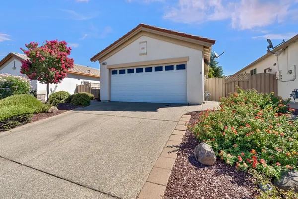 Property Slideshow image 2 of 25 | 2058 stonecrest ln, Lincoln, CA, 95648