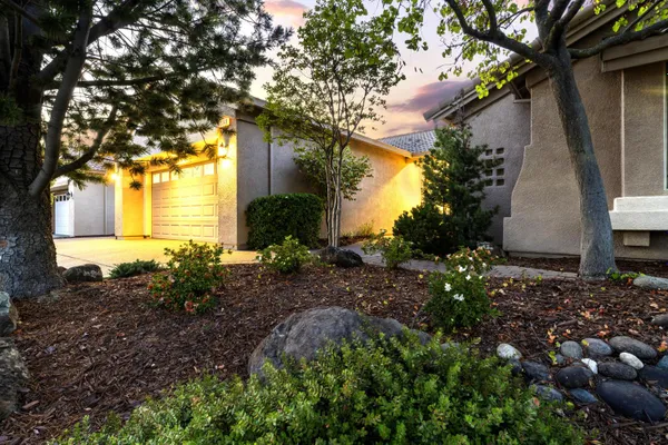 Property Slideshow image 2 of 71 | 2048 fallen leaf ln, Lincoln, CA, 95648