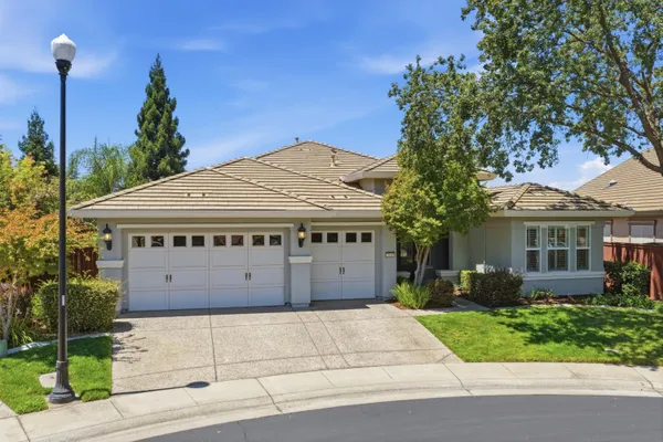 Property Slideshow image 3 of 52 | 2048 benton loop, Roseville, CA, 95747