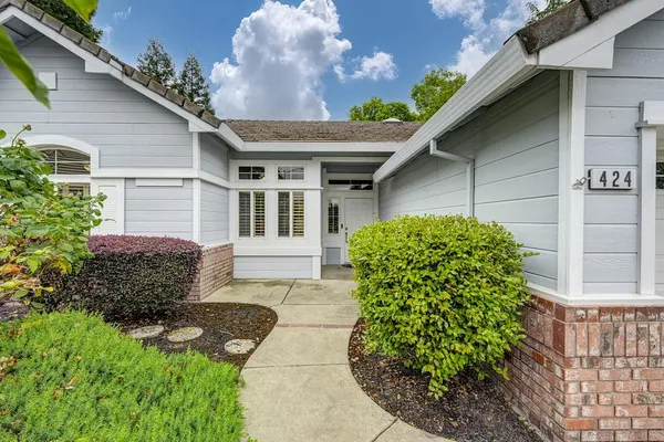 Property Slideshow image 2 of 63 | 424 roan ct, Roseville, CA, 95747