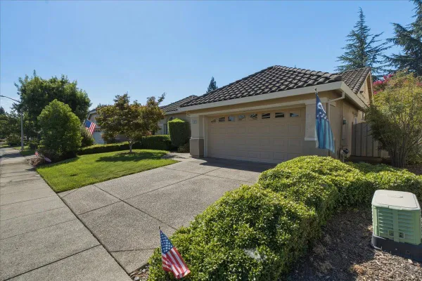 Property Slideshow image 3 of 32 | 4232 enchanted cir, Roseville, CA, 95747