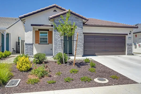Property Slideshow image 2 of 47 | 330 sunbella st, El Dorado Hills, CA, 95762