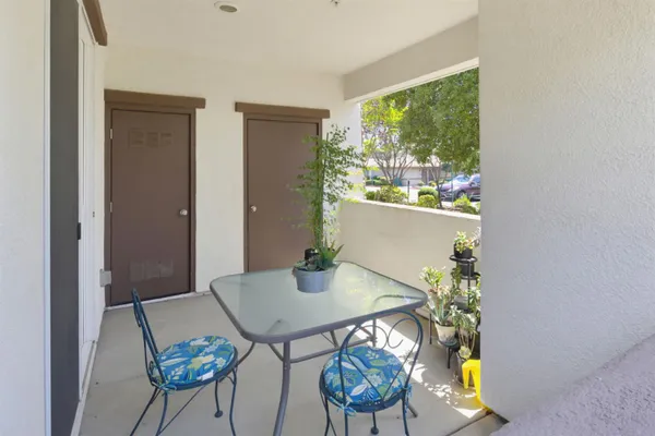 Property Slideshow image 3 of 28 | 1530 topanga ln 101, Lincoln, CA, 95648