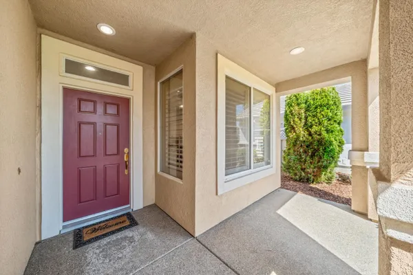 Property Slideshow image 3 of 45 | 4059 sylvan glen ln, Roseville, CA, 95747