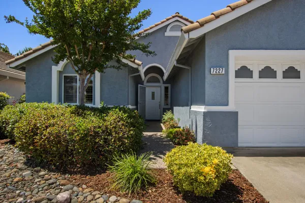 Property Slideshow image 3 of 35 | 7227 timberrose way, Roseville, CA, 95747