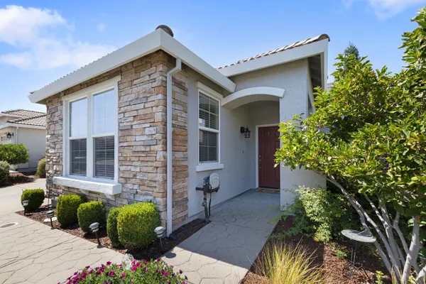 Property Slideshow image 2 of 45 | 5032 covered bridge way, El Dorado Hills, CA, 95762