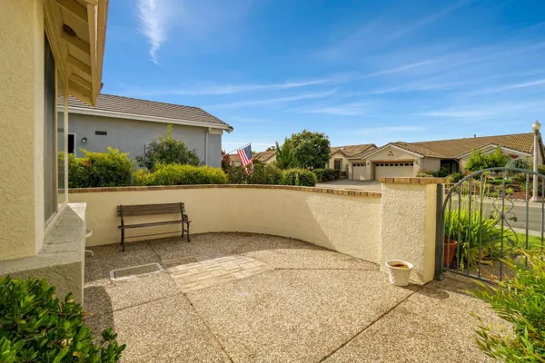 Property Slideshow image 3 of 21 | 1040 castleberry ln, Lincoln, CA, 95648