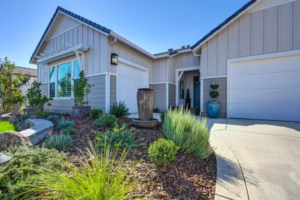 Property Slideshow image 3 of 38 | 4691 peace lily ln, Roseville, CA, 95747