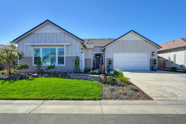 Property Slideshow image 2 of 38 | 4691 peace lily ln, Roseville, CA, 95747