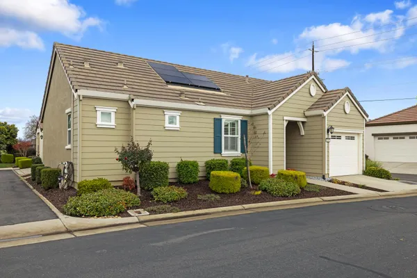 Property Slideshow image 3 of 47 | 9685 dartwell way, Sacramento, CA, 95829