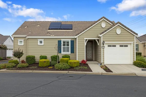 Property Slideshow image 2 of 47 | 9685 dartwell way, Sacramento, CA, 95829