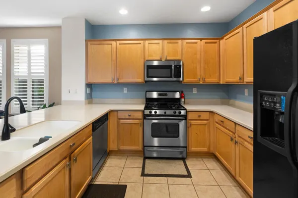 Property Slideshow image 3 of 42 | 24 grantley pl, Sacramento, CA, 95835