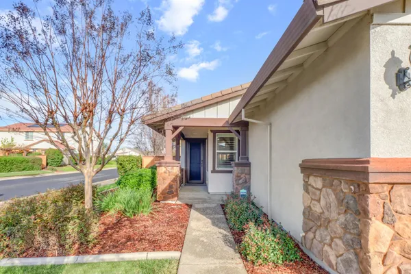 Property Slideshow image 3 of 56 | 7925 peak forest way, Elk Grove, CA, 95757