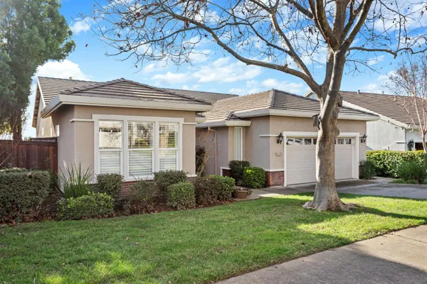 Property Slideshow image 2 of 25 | 4339 newland heights dr, Rocklin, CA, 95765