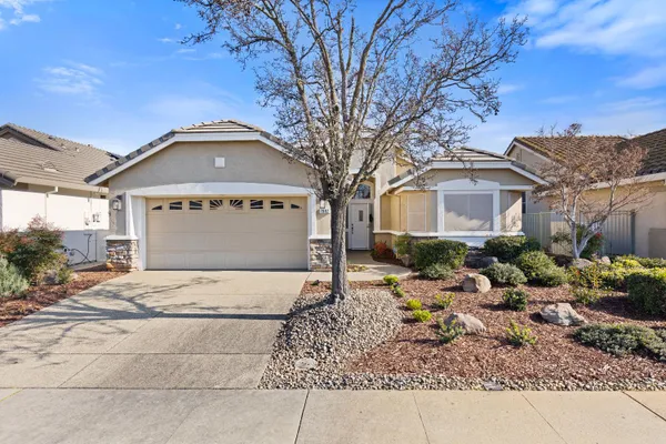 Property Slideshow image 2 of 34 | 7082 cope ridge way, Roseville, CA, 95747