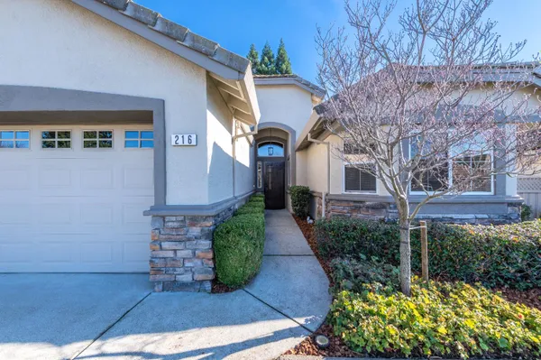 Property Slideshow image 2 of 34 | 216 trolleybell ct, Roseville, CA, 95747