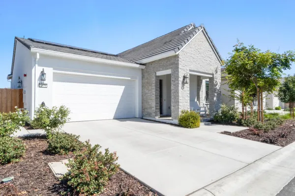 Property Slideshow image 3 of 57 | 1871 snowflower pl, Tracy, CA, 95377