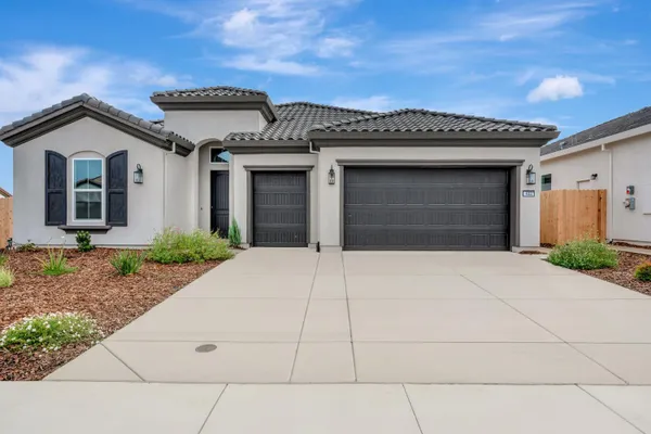Property Slideshow image 2 of 59 | 4327 hooded crow way, Rancho Cordova, CA, 95742