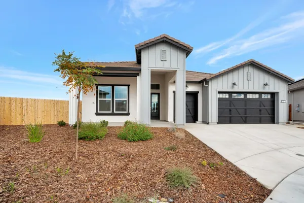 Property Slideshow image 2 of 60 | 4322 hooded crow way, Rancho Cordova, CA, 95742