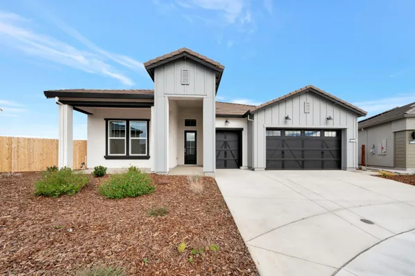 Property Slideshow image 3 of 60 | 4322 hooded crow way, Rancho Cordova, CA, 95742