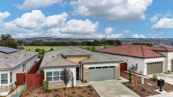 Property Slideshow image 2 of 41 | 4062 emerald glen ln, Folsom, CA, 95630