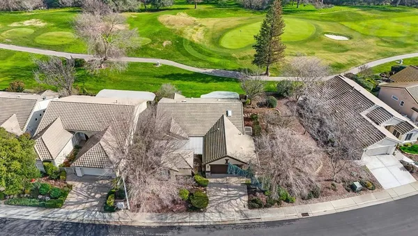 Property Slideshow image 2 of 63 | 6014 timberlodge ln, Roseville, CA, 95747