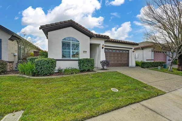 Property Slideshow image 2 of 46 | 2096 land end loop, Roseville, CA, 95747