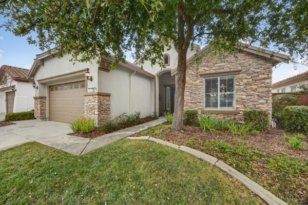 Property Slideshow image 2 of 54 | 3439 kennerleigh pkwy, Roseville, CA, 95747