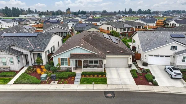 Property Slideshow image 3 of 60 | 1350 laurel dr, Manteca, CA, 95336