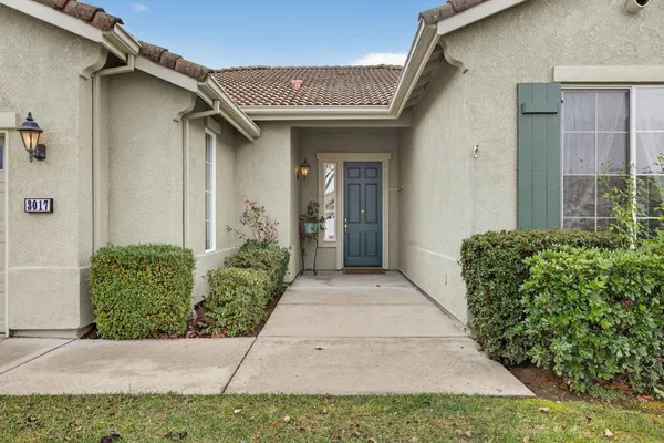 Property Slideshow image 2 of 48 | 3017 crestwood way, Rocklin, CA, 95765