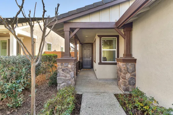 Property Slideshow image 3 of 43 | 7820 barnsley way, Elk Grove, CA, 95757
