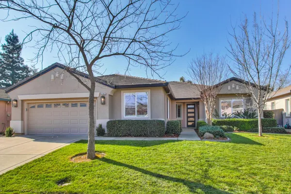 Property Slideshow image 2 of 72 | 2701 robinson creek ln, Elk Grove, CA, 95758