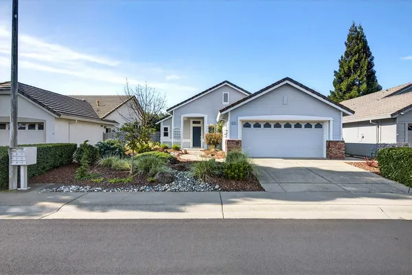Property Slideshow image 2 of 32 | 5757 sandlewood way, Roseville, CA, 95747