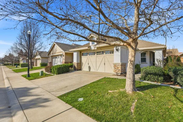 Property Slideshow image 3 of 41 | 7713 peak forest way, Elk Grove, CA, 95757