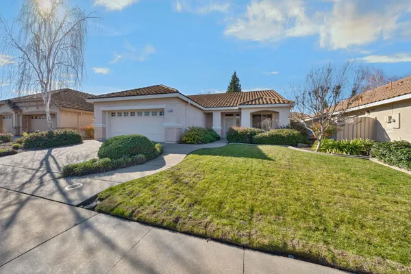 Property Slideshow image 3 of 64 | 7605 locomotive ln, Roseville, CA, 95747