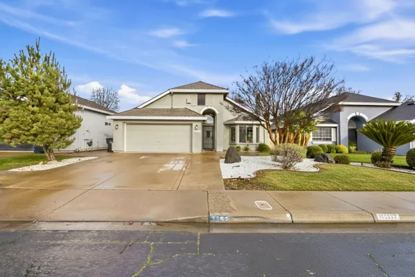 Property Slideshow image 2 of 35 | 3652 veneman ave, Modesto, CA, 95356