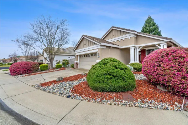 Property Slideshow image 2 of 31 | 309 wagonmaster ct, Roseville, CA, 95747