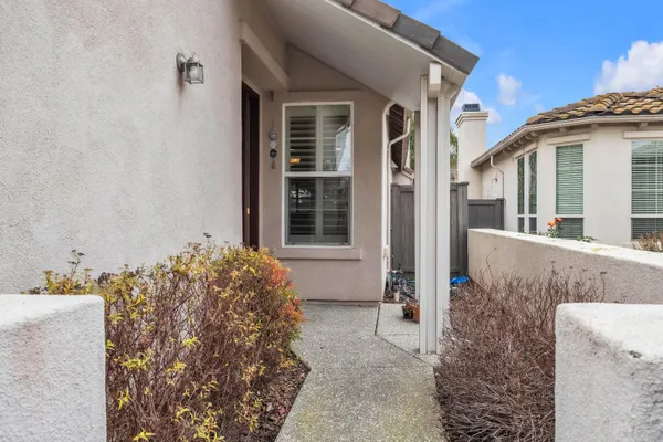 Property Slideshow image 3 of 53 | 2260 ryedale ln, Sacramento, CA, 95835