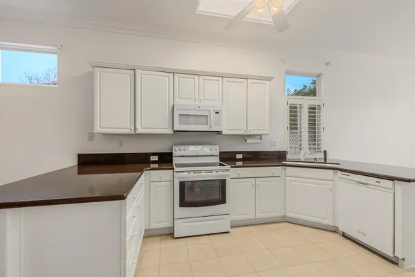 Property Slideshow image 3 of 26 | 5194 green grove ln, Roseville, CA, 95747